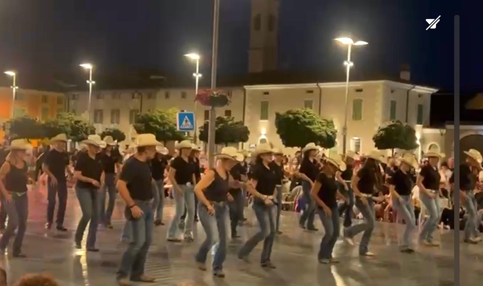 BALLO IN PIAZZA